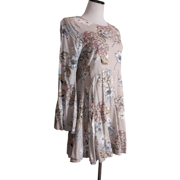 Altar'd State boho long sleeve floral spring summer dress blush nude EUC Medium - Picture 2 of 10